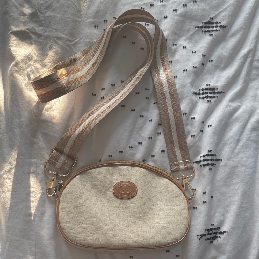 Elegant Gucci Cream Designer Crossbody Bag
